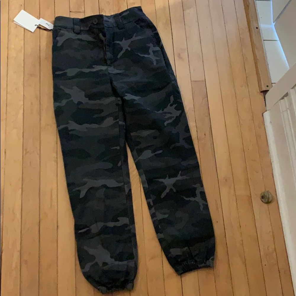 NEW WITH TAGS ARITZIA camo joggers